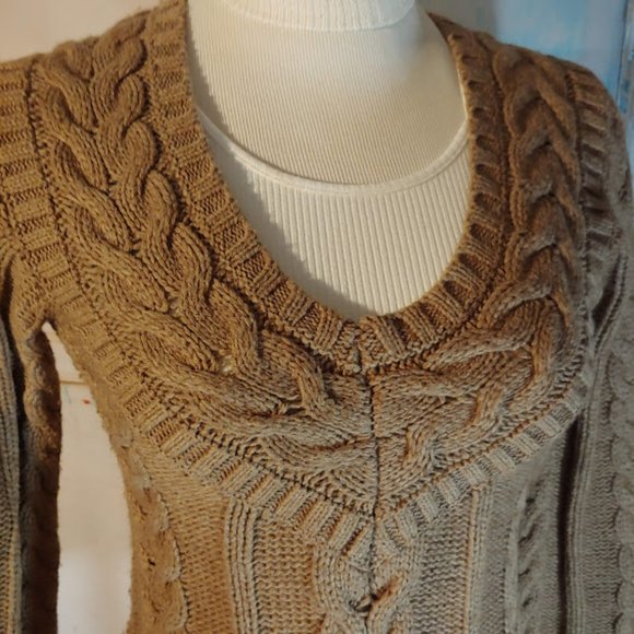 Old Navy wool blend texture cable knit v neck wide sleeve sweater/size XS/tan - Picture 4 of 6
